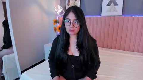 Snapshot of victoria__thompson_ chatting on June 17, 2026, 2:07 pm Victoria online show from June 17, 2026, 2:07 pm