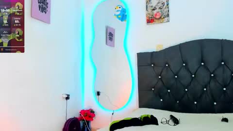 Snapshot of victoria_alien chatting on October 21, 2025, 4:51 pm Victoria independent model online show from October 21, 2025, 4:51 pm