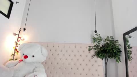 Snapshot of victoria_colemann chatting on June 1, 2026, 7:04 pm Victoria online show from June 1, 2026, 7:04 pm