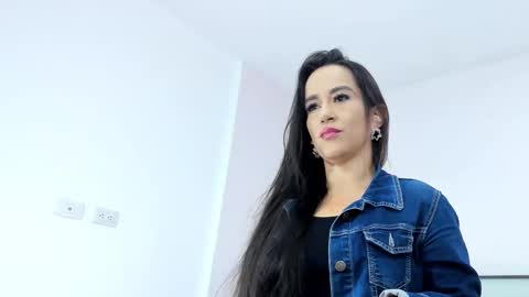 valentina online show from October 30, 2025, 11:44 am