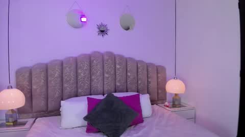 valentina online show from February 13, 2026, 12:01 pm