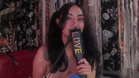 Snapshot of victoria_hh chatting on April 14, 2026, 10:16 pm Victoria online show from April 14, 2026, 10:16 pm