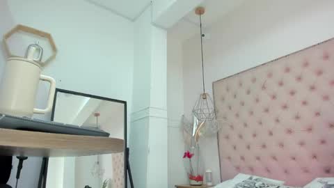 Snapshot of victoria_kitt chatting on June 5, 2026, 7:08 pm victoria_kitt online show from June 5, 2026, 7:08 pm