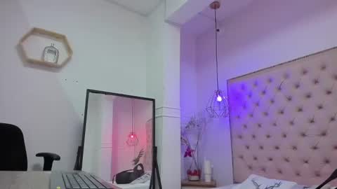 Snapshot of victoria_kitt chatting on July 5, 2026, 7:21 pm victoria_kitt online show from July 5, 2026, 7:21 pm