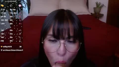 VICTORIA MARTELO online show from February 11, 2026, 4:23 pm
