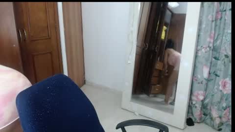 Snapshot of victoria_milf06 chatting on June 13, 2026, 9:29 am victoria online show from June 13, 2026, 9:29 am