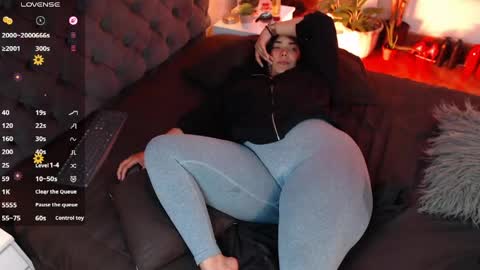 Snapshot of victoria_monteroo chatting on May 4, 2026, 1:34 am Call me Vic online show from May 4, 2026, 1:34 am