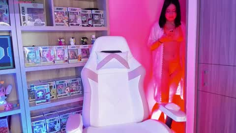 Snapshot of victoria_se chatting on December 18, 2025, 6:19 am Victoria online show from December 18, 2025, 6:19 am