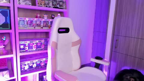 Snapshot of victoria_se chatting on April 4, 2026, 5:49 am Victoria online show from April 4, 2026, 5:49 am