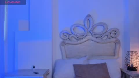 Snapshot of victoria_vallejo chatting on December 5, 2024, 11:38 am victoria  online show from December 5, 2024, 11:38 am