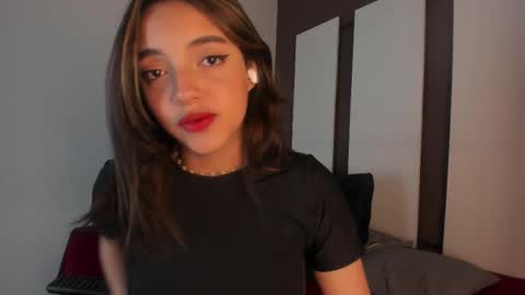 Snapshot of victoriaa2_doll chatting on February 11, 2026, 12:21 pm victoriaa2_doll online show from February 11, 2026, 12:21 pm