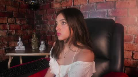 Snapshot of victoriaa2_doll chatting on April 10, 2026, 11:15 am victoriaa2_doll online show from April 10, 2026, 11:15 am