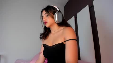 Snapshot of victoriaa2_doll chatting on May 30, 2026, 2:03 pm victoriaa2_doll online show from May 30, 2026, 2:03 pm
