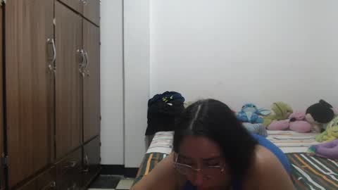Snapshot of victoriaa_silva chatting on May 17, 2026, 10:33 am Victoria Silva online show from May 17, 2026, 10:33 am