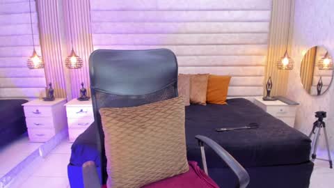 victoriaablair online show from April 10, 2026, 7:51 pm