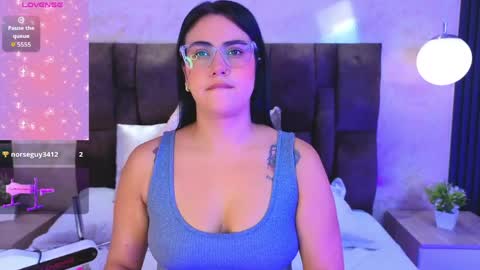 Snapshot of victoriaandrade chatting on May 15, 2026, 12:23 pm Victoria Andrade online show from May 15, 2026, 12:23 pm