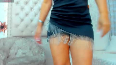 victoriaarousse online show from September 27, 2025, 12:15 am