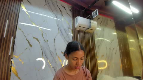 Victoria  online show from April 10, 2026, 8:46 pm