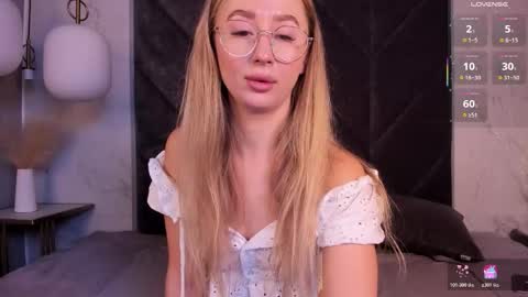 Victoria online show from November 6, 2025, 5:52 am