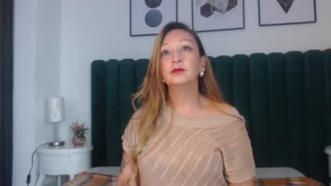 Snapshot of victoriaqueen_fg_ chatting on October 6, 2025, 12:35 pm victoriaqueen_fg_ online show from October 6, 2025, 12:35 pm