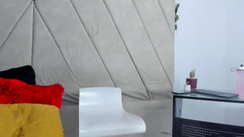 ADRIANA online show from November 6, 2025, 10:32 pm