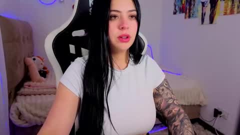 V  I C  T O R I A  online show from December 2, 2025, 8:59 pm