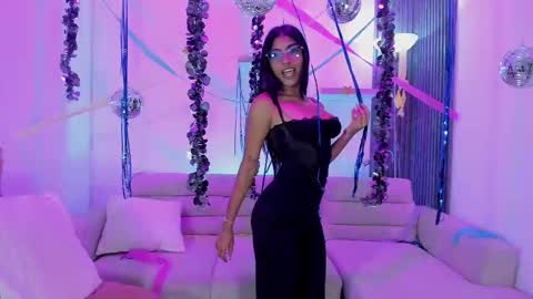 Snapshot of vienah chatting on September 27, 2025, 8:03 pm Karla online show from September 27, 2025, 8:03 pm