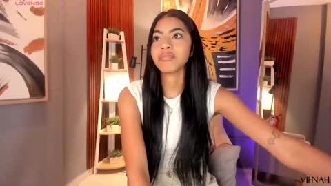 Snapshot of vienah chatting on October 4, 2025, 12:58 pm Karla online show from October 4, 2025, 12:58 pm