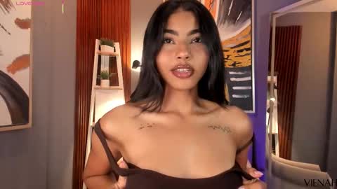 Snapshot of vienah chatting on October 15, 2025, 7:47 pm Karla online show from October 15, 2025, 7:47 pm