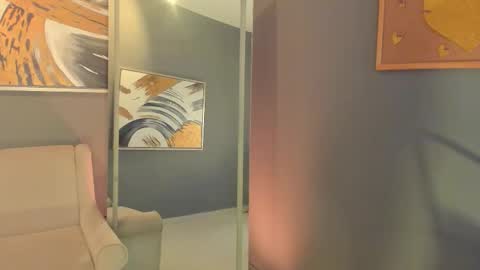 vienah_louis online show from February 26, 2026, 2:43 am