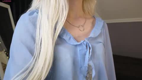 Snapshot of vienna_gones chatting on April 1, 2026, 1:41 pm Eva online show from April 1, 2026, 1:41 pm