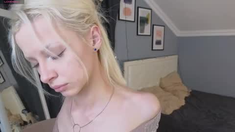 Snapshot of vienna_gones chatting on April 5, 2026, 12:24 pm Eva online show from April 5, 2026, 12:24 pm
