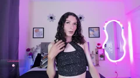 Violet online show from October 9, 2025, 2:09 am