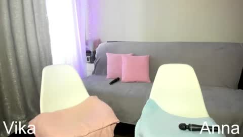 Snapshot of vik_and_love chatting on June 25, 2026, 5:12 am Vika online show from June 25, 2026, 5:12 am