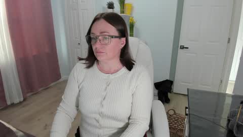 Ukrainian-woman online show from January 28, 2025, 8:15 pm