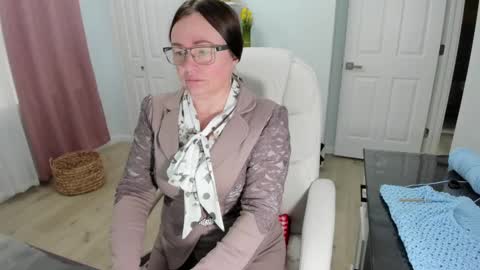 Ukrainian-woman online show from February 15, 2025, 2:11 pm