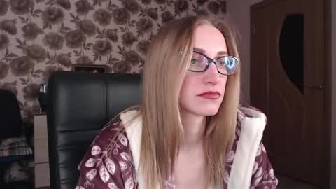 Snapshot of vikaericka chatting on February 11, 2025, 5:40 pm Vika online show from February 11, 2025, 5:40 pm