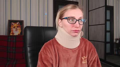 Snapshot of vikaericka chatting on October 12, 2025, 11:20 am Vika online show from October 12, 2025, 11:20 am