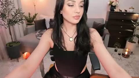 Snapshot of vikibellson chatting on June 24, 2026, 6:29 pm Viki Bellson online show from June 24, 2026, 6:29 pm