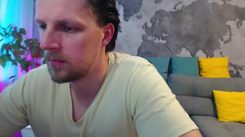 vikingchrisss online show from April 17, 2026, 10:18 am