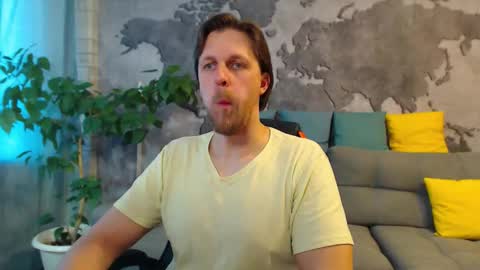 vikingchrisss online show from April 19, 2026, 8:35 am