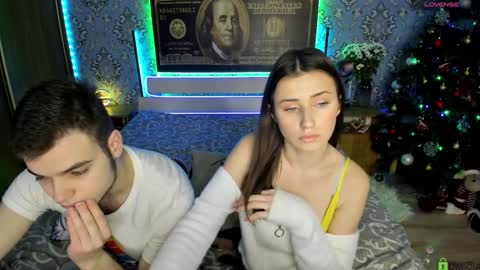 Snapshot of vikki_and_george chatting on January 22, 2025, 7:13 pm vikki and george online show from January 22, 2025, 7:13 pm