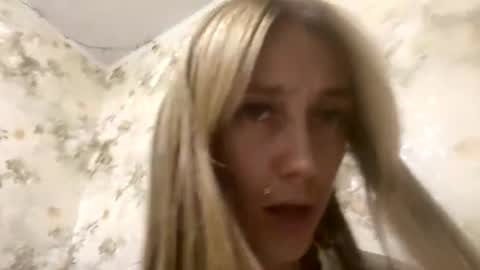 Snapshot of viktoria9898 chatting on July 19, 2026, 9:07 pm Sweett online show from July 19, 2026, 9:07 pm