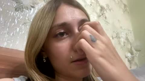 Snapshot of viktoria9898 chatting on July 29, 2026, 8:29 pm Sweett online show from July 29, 2026, 8:29 pm