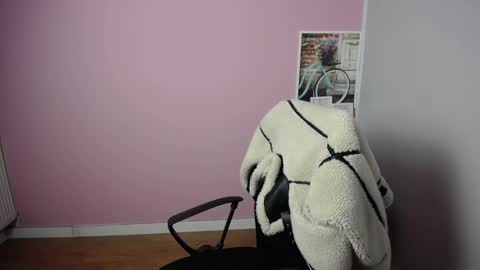 Snapshot of viktoria_lovely chatting on February 18, 2025, 6:04 am viktoria_lovely online show from February 18, 2025, 6:04 am