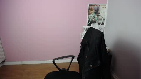 Snapshot of viktoria_lovely chatting on March 11, 2025, 9:24 am viktoria_lovely online show from March 11, 2025, 9:24 am