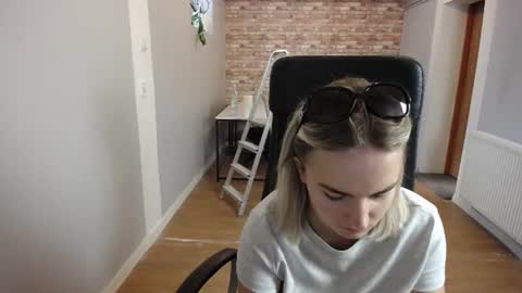 Snapshot of viktoria_lovely chatting on July 30, 2026, 6:56 am viktoria_lovely online show from July 30, 2026, 6:56 am
