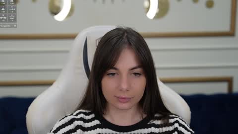 Snapshot of viktoria_storm chatting on January 25, 2025, 12:06 am Alisa online show from January 25, 2025, 12:06 am