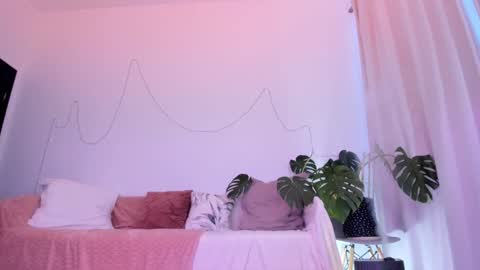 Snapshot of viktoria_sullivans chatting on February 2, 2025, 9:19 am Vikky online show from February 2, 2025, 9:19 am