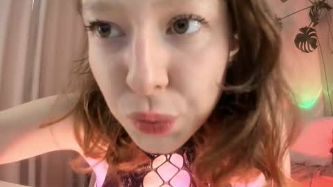 Snapshot of viktoria_sullivans chatting on September 23, 2025, 7:22 am Vikky online show from September 23, 2025, 7:22 am
